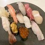 Sushikei - 圭にぎり　蟹、ヒラメ昆布締め、鮪、牡丹海老、ホッキ貝、鮑、帆立、雲丹、いくら、シマアジ