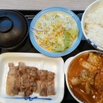 松屋 新小岩店 - マッサマンカレー盛合せ牛焼肉定食