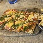 アロハテーブル - トマトとモッツァレラチーズのピッツァ