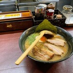 らーめん本郷亭 - しょうゆラーメン