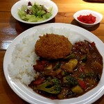 Burizu - 野菜カレー750円＋コロッケ150円税込