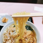 中華いちむら - ミニラーメン　麺リフト