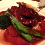 ゴブラン - 牛タンの赤ワイン煮込み \2,500