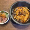 パラパラ - 週末洋食ランチ（石焼キノコオムライス ＆ ローストビーフサラダ、ライス大盛り）