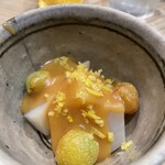 食堂 おがわ - “蕪の酢味噌和え”。単なる酢味噌では無く柚子？と揚げ銀杏がサラリと。小さい器、大きな驚きと味わいです。