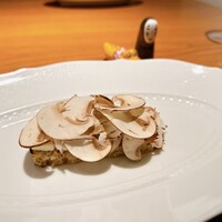 両忘 - マッシュルームのトースト
                    香りがすごいですよ◎ (松茸どころじゃない)