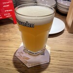 ベルギービール＆欧風料理 刻シラズ - ヒューガルデンホワイト樽