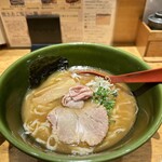 焼きあご塩らー麺 たかはし 新宿本店 - 