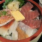 市場食堂 - 料理写真:おまかせ海鮮丼