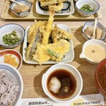 天麩羅えびのや - 料理写真:鮭と旬野菜の天麩羅御膳 1650円