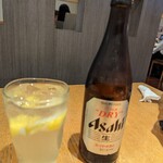 梅丘寿司の美登利総本店 - ビールとレモンサワーはお決まりの一杯め