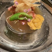 肉割烹 肉かぶく - 生ウニを乗せた和牛ウチモモのみぞれ和え