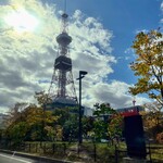 Dairokujuu San Nana Youmaru - タクシーから見たテレビ塔