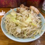 ラーメン髭 - ラーメン900円/コールそのまま