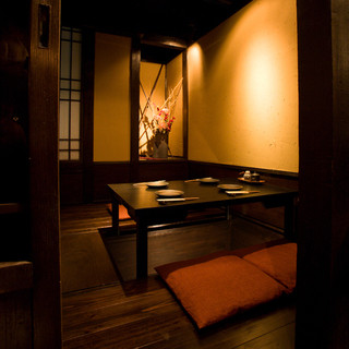 日本の風情、和のくつろぎにこだわった古民家風の空間
