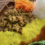 みわCurry - ピーマンの合挽きキーマカレーとダルカレー♪