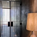 Florilege - やわらかな光が差し込む廊下。廊下を歩く間の期待膨らむワクワク感☆