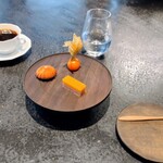 Florilege - 前回はドライ葡萄のゼリー掛けでしたのが今回はほおずきのゼリー掛けになりましたね。どちらももちろん美味しいし、季節が進んだこと感じられましたね(^^)