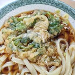 立喰そば かしやま - 汁に浸った天ぷらも旨い