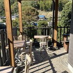 オアシスなんもく - テラス席　外は気持ちいい