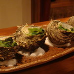 さしみの魚紳 - さざえのつぼ焼