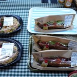 あさつゆマルシェ - 地元のレストランのお料理もあります