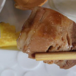 切麦屋 あいだ - 角煮は味がしみていてとっても柔らか