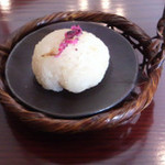 ご飯はホタテの炊き込み一口ご飯です＾＾；