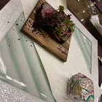 トゥ・ラ・ジョア イズム - 