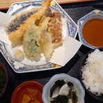 Kokomo - 天ぷら定食です。ごはんお代わり可。