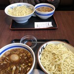 仙台大勝軒 - 手前 辛しつけ麺 奥 つけ麺