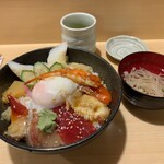 Sushi Yoshi - 温玉ちらし+お吸い物
