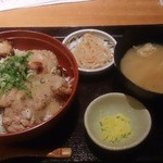 Toridorisouhonke - 塩だれ鶏丼