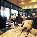 こちらのお店は人気店なのでこの日も満席状態。
          ランチメニューは1000円からあるんだけど、
          今日はお祝いなのでコース4000円にしたよ。