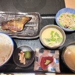 おいしい寿司と活魚料理 魚の飯 - 