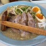 Tanta Ramen - ネギチャーシュー麺1,100円＋バクダン(煮卵)50円