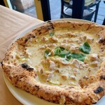Felicita Pizzeria Trattoria - 鳥とレモンのピザ