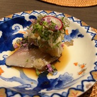 WASHOKU たか木 - 酢で締めたサワラの藁焼き