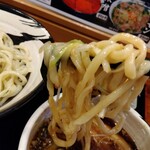 俺の中華たなか家 - つけ汁に浸して白髪葱と共にリフト❗自家製太麺に絡んだ葱とスープが旨し♥