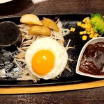 Hambagu Suteki Ando Keki Amuru - なぜ真上から撮った？(泣) 目玉焼き定食ではないです。