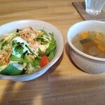 U-cafe - サラダとオニオンスープ