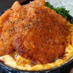 食樂 縁 - ブラックソースカツ丼アップ