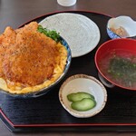 Shokuraku En - ブラックソースカツ丼1,100円