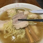 麺とおばんざいとお酒のお店 佳什 - ボリュームあるバラチャーシューはやや味濃いめ