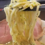 極麺 青二犀 - たっぷり絡んでます