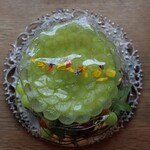 ラトリエ ア マ ファソン - 葡萄好きに捧げるシャインマスカットのグラスデザート 馥郁たる花の香りの揺蕩う貴腐ワインのゼリー 天然レモンバーベナのアイス