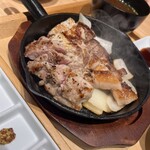 豚ステーキ専門店 B - 