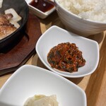 豚ステーキ専門店 B - 