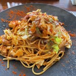 Charcoal Cooking Tsukuba MAIS - ブリスモークのピリ辛トマトソースパスタ