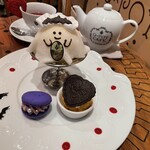 Q-pot CAFE. 表参道本店 - メイドオバケちゃん ブラックアウト プレート